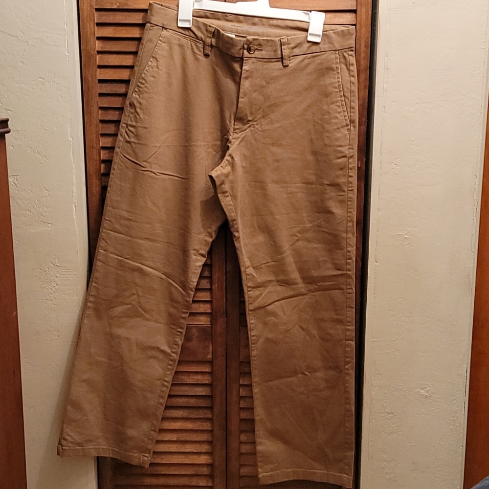 Old navy pants - Picture 1 of 7